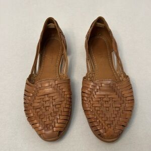 STORI TAN LEATHER HUARACHES SANDALS 9.5